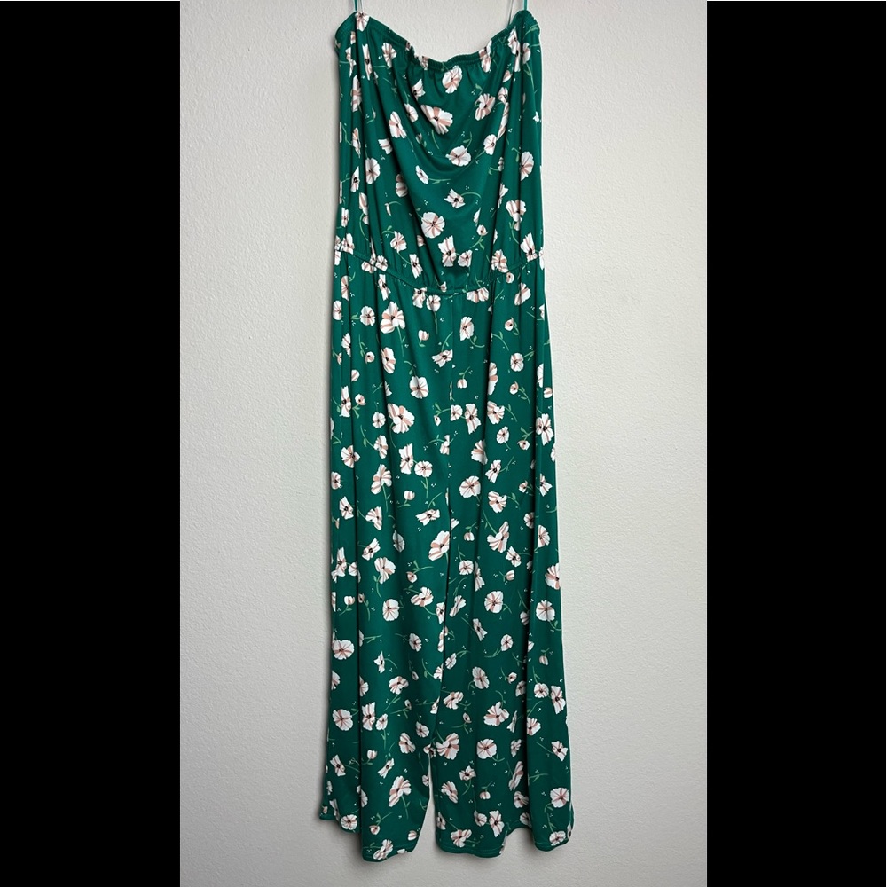 MIAMI GREEN WHITE FLORAL JUMPSUIT STRAPLESS COTTAGE CORE SIZE MEDIUM PREOWNED
